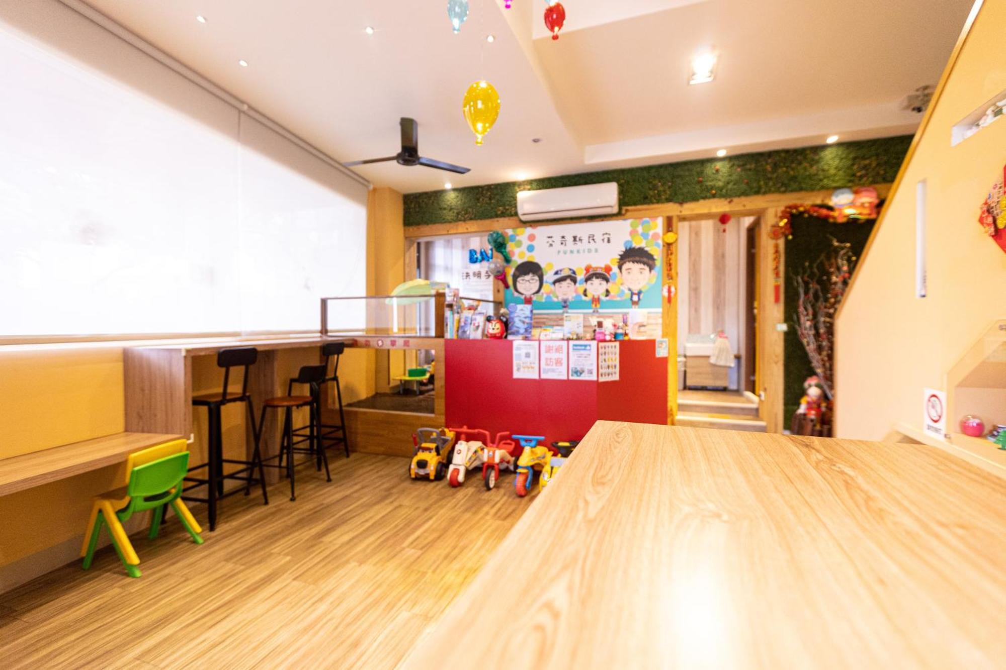 Fun Kids B&B Хуалянь Экстерьер фото