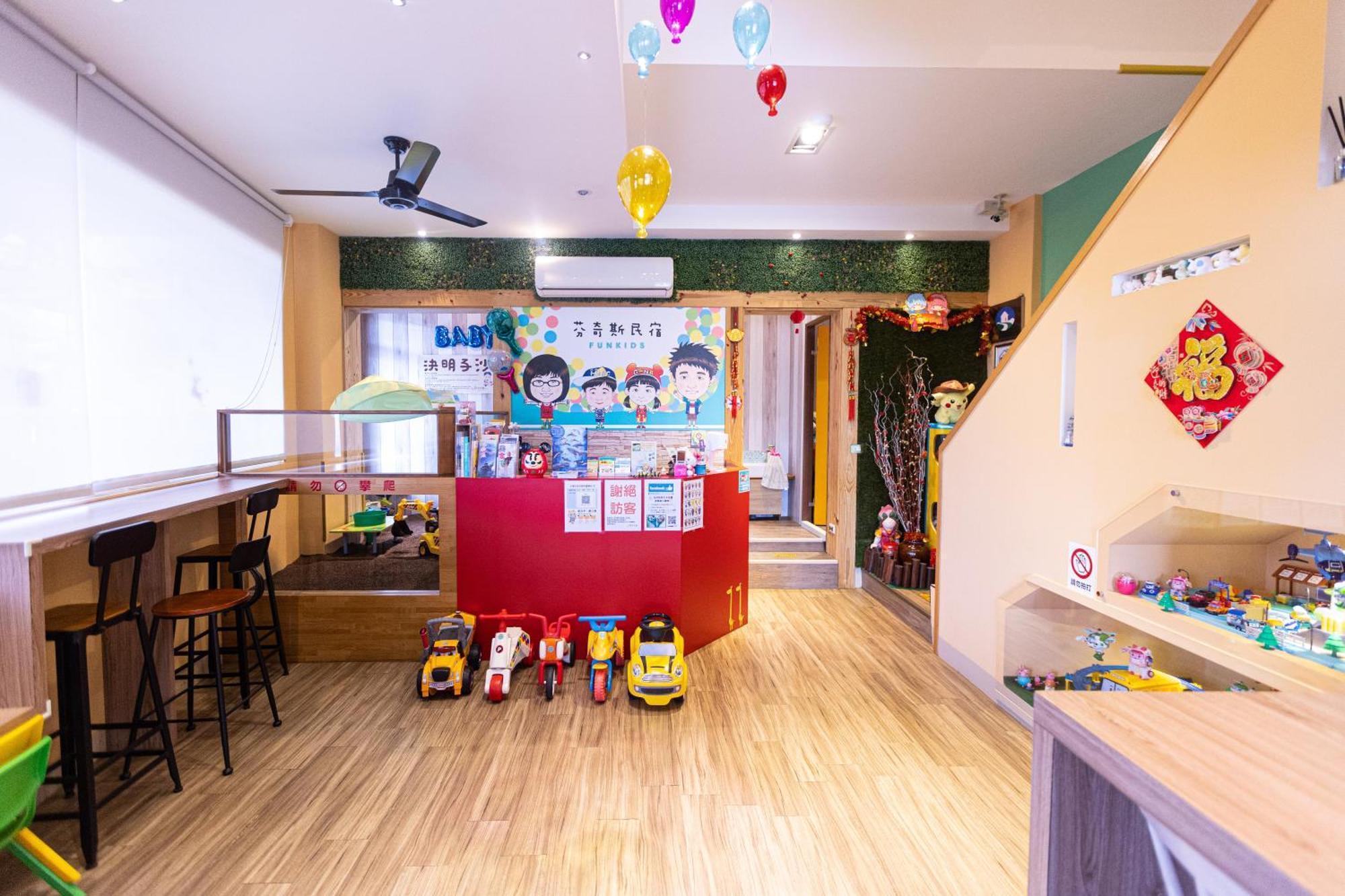 Fun Kids B&B Хуалянь Экстерьер фото