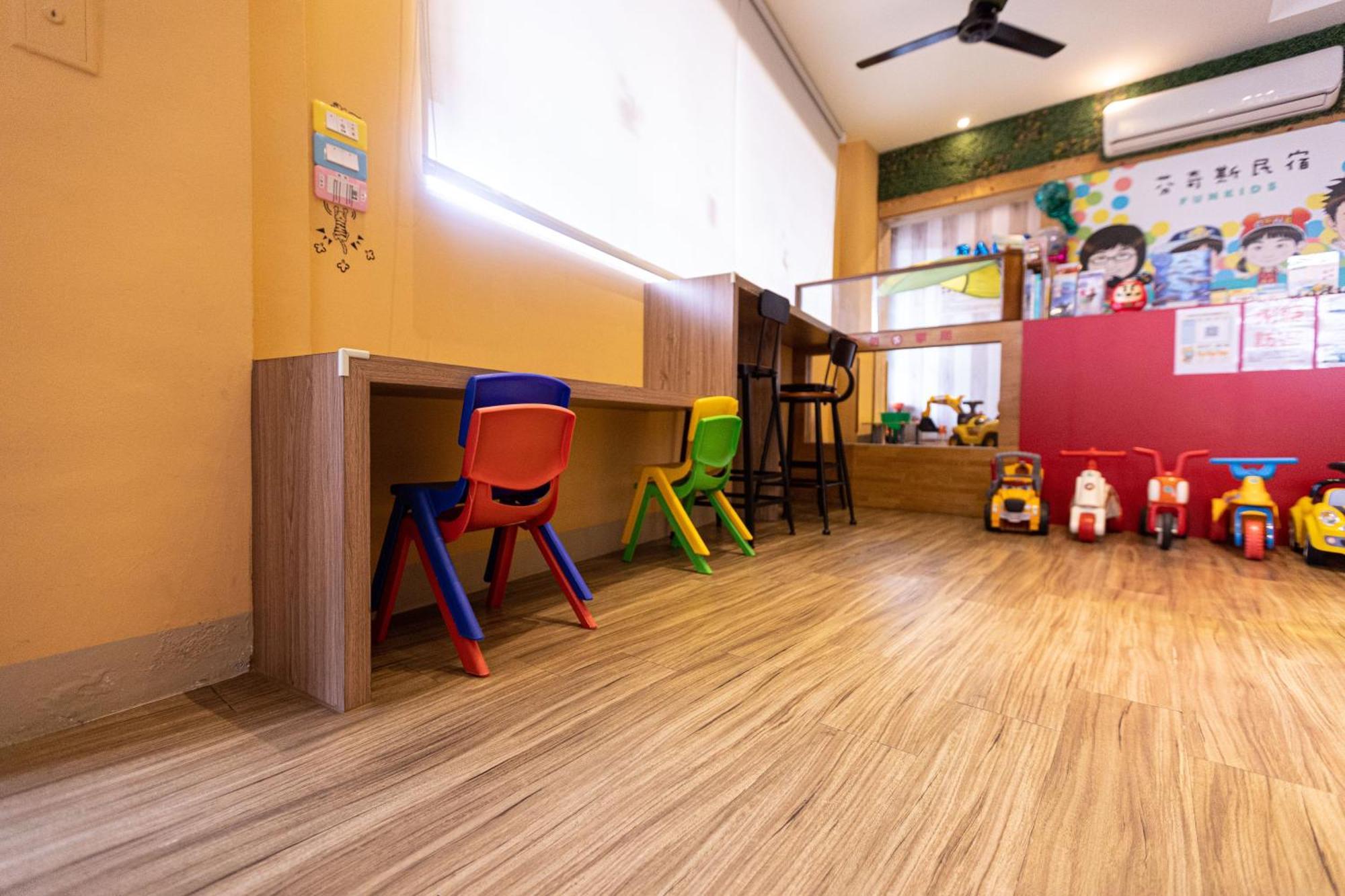 Fun Kids B&B Хуалянь Экстерьер фото